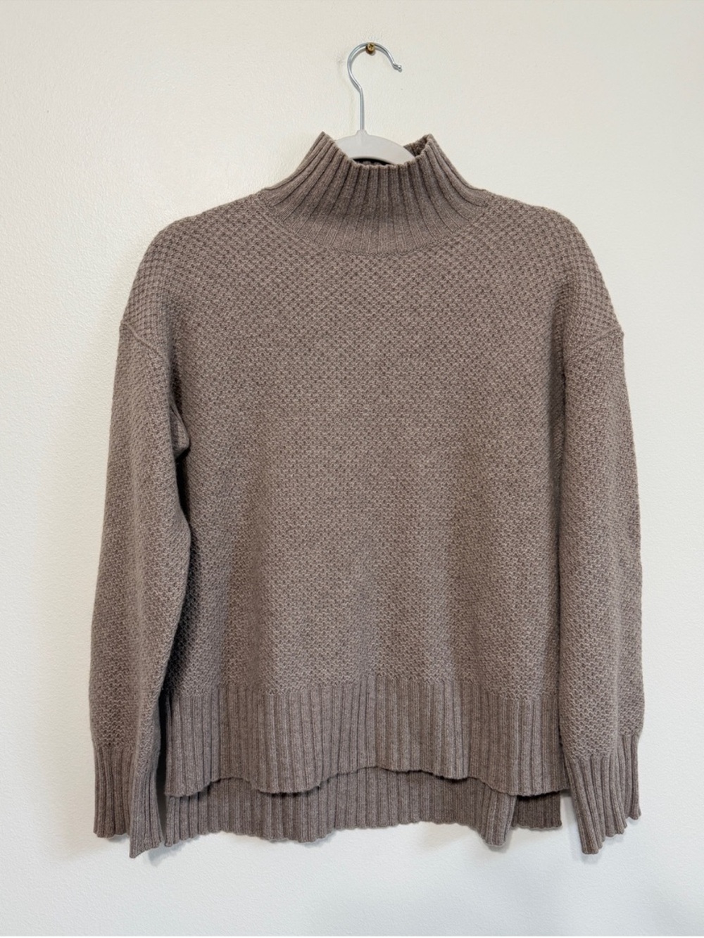 Everlane szXS  Taupe Mock Neck Textured Women’s Recycled Cashmere Sweater